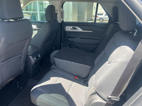 Used 2025 Ford Explorer Active RWD image 11