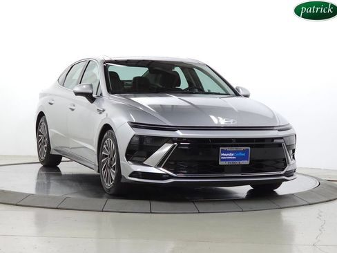 Certified 2025 Hyundai Sonata Limited FWD image 1
