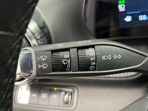 Used 2025 Chevrolet Equinox LT AWD/4WD image 49