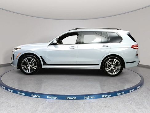 Used 2026 BMW X7 xDrive40i w/ M Sport Package AWD/4WD image 2