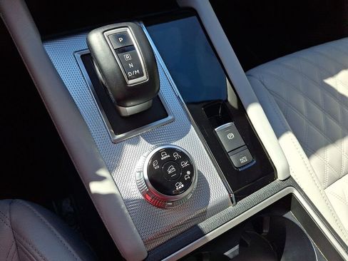 Used 2023 Mitsubishi Outlander SEL AWD/4WD image 16