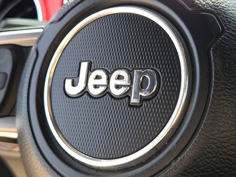 Used 2021 Jeep Wrangler Unlimited Rubicon image 28