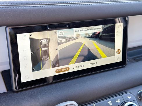 Used 2024 Land Rover Defender 110 S image 33