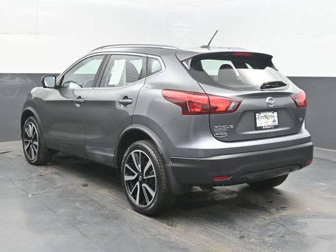 Used 2017 Nissan Rogue Sport SL w/ SL Premium Package FWD image 6