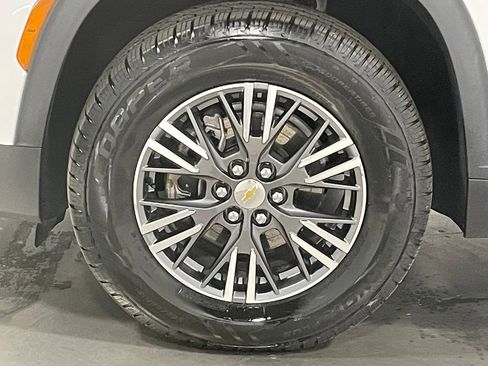Used 2026 Chevrolet Traverse LT AWD/4WD image 17