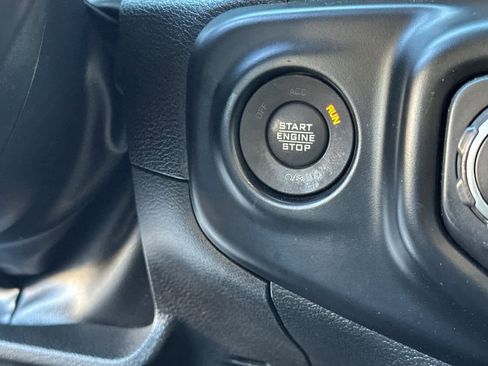 Used 2022 Jeep Wrangler Unlimited Sahara image 24