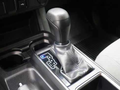 Used 2021 Toyota Tacoma SR w/ SR Convenience Package RWD image 19