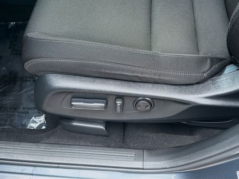 Used 2023 Honda CR-V EX image 17