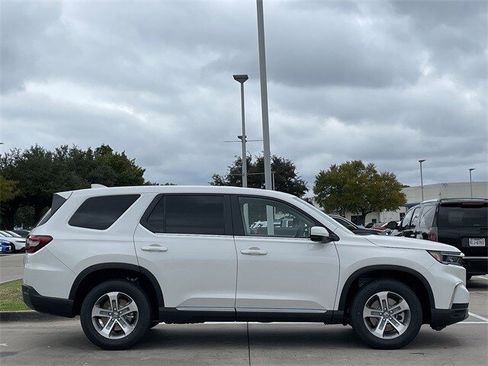 New 2025 Honda Pilot EX-L image 3