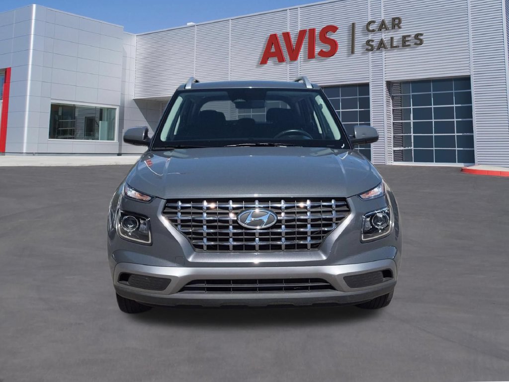 Used 2025 Hyundai Venue SEL FWD image 2