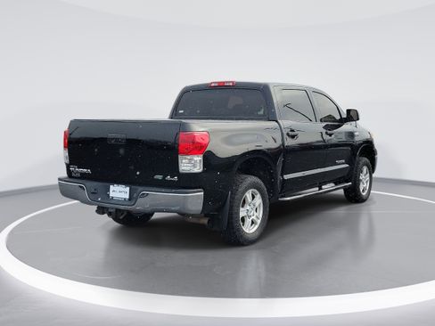 Used 2013 Toyota Tundra 4x4 CrewMax image 3