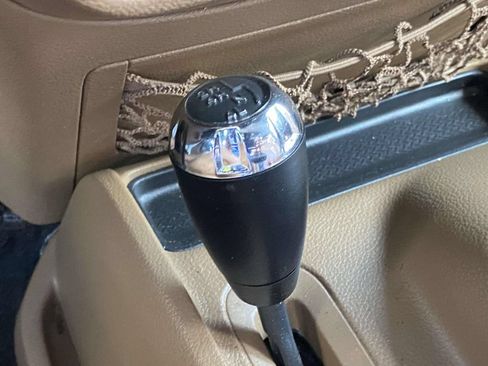 Used 2016 Jeep Wrangler Unlimited Sahara w/ Connectivity Group AWD/4WD image 28
