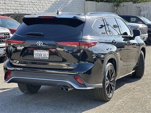 Used 2024 Toyota Highlander XSE image 4