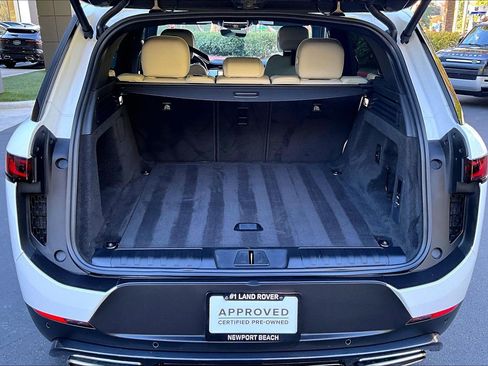 Used 2025 Land Rover Range Rover Sport image 22