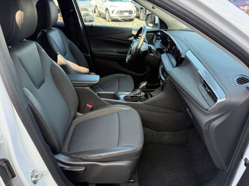 Used 2025 Buick Encore GX Preferred image 38