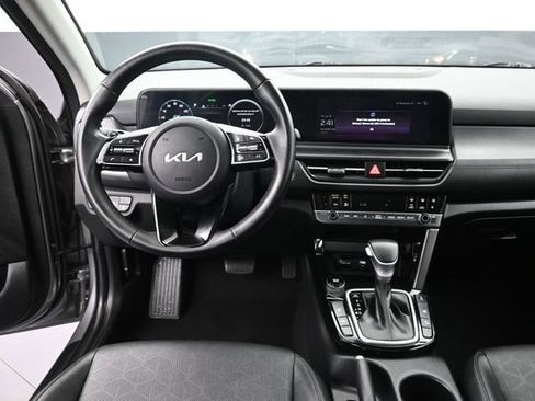 Used 2024 Kia Seltos EX AWD/4WD image 11