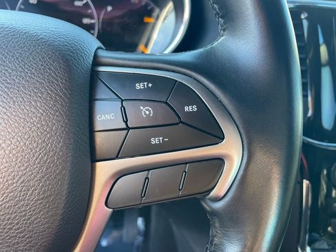 Used 2022 Jeep Grand Cherokee Laredo X image 32