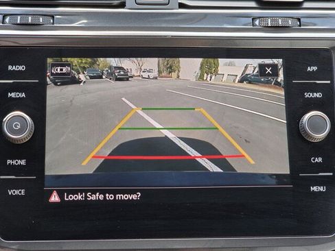 Used 2023 Volkswagen Tiguan SE image 24