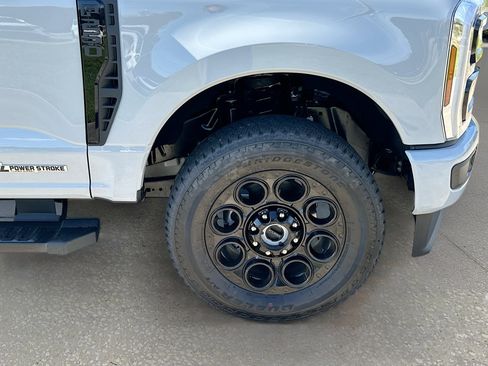 New 2026 Ford F250 Lariat w/ Black Appearance Package image 20