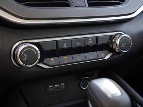 New 2025 Nissan Altima 2.5 SR image 14