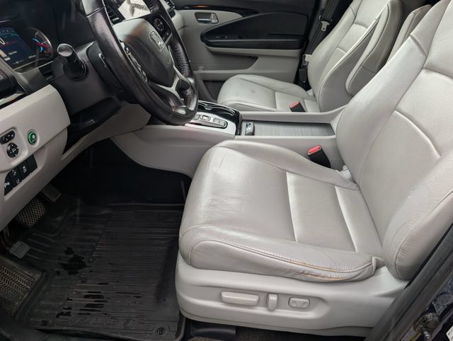 Used 2020 Honda Pilot Touring image 15