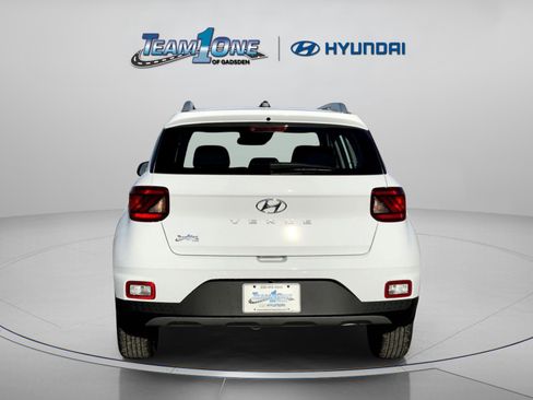 New 2025 Hyundai Venue SEL image 7