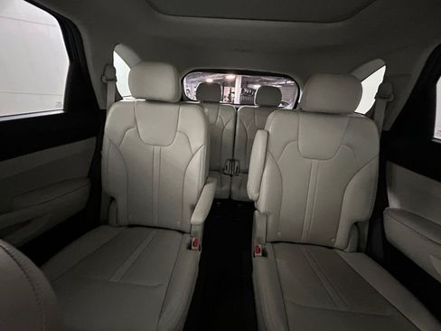 Used 2023 Kia Sorento EX w/ Panoramic Sunroof Package FWD image 19