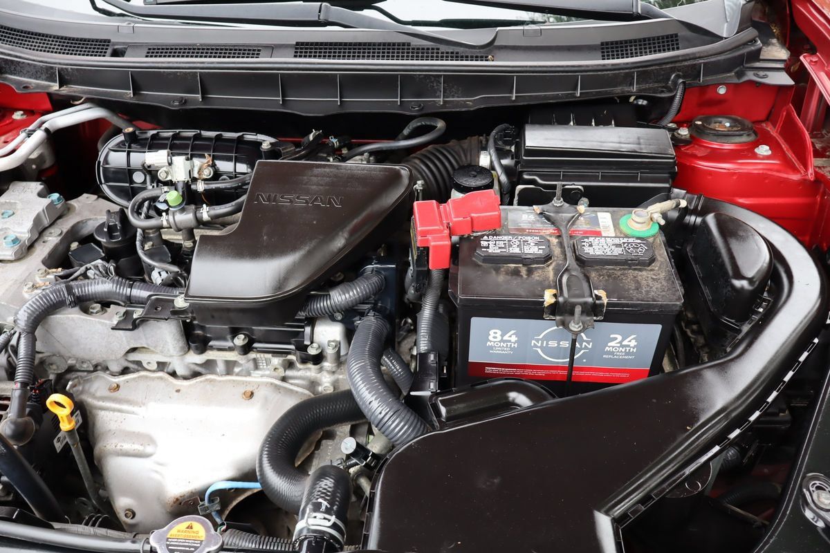Used 2015 Nissan Rogue S AWD/4WD image 37