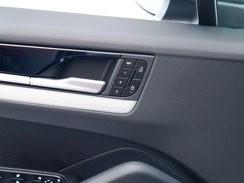 New 2026 Porsche Cayenne image 24