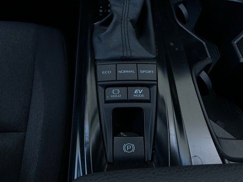 Used 2025 Toyota Camry LE image 22