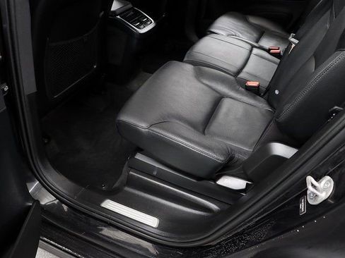 Used 2024 Volvo XC90 B5 Plus AWD/4WD image 31