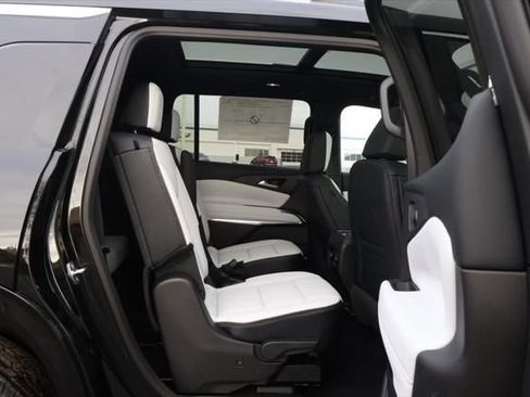 New 2026 Chevrolet Traverse High Country image 41