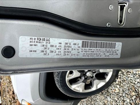 Used 2019 Jeep Compass Limited image 29