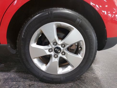 Used 2019 Kia Soul FWD image 33