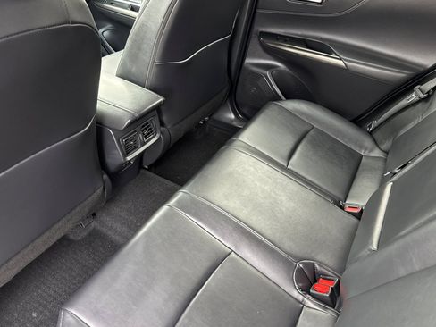 Certified 2024 Toyota Venza XLE image 12