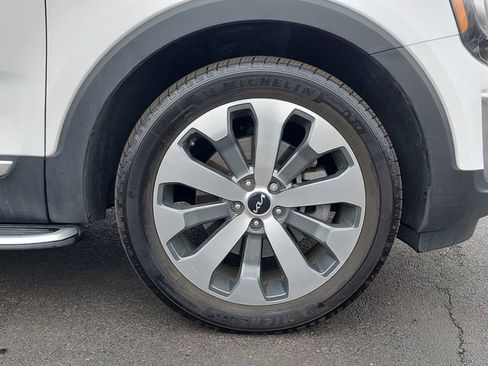 Used 2022 Kia Telluride EX w/ EX Premium Package image 32