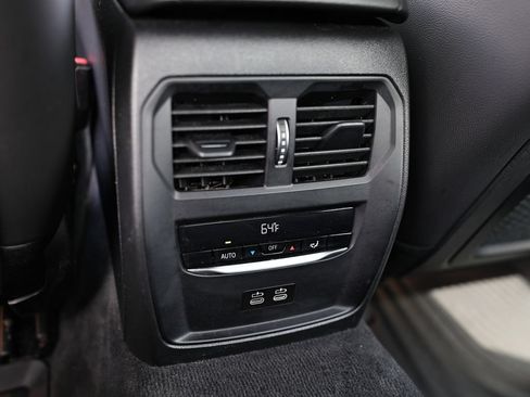 Used 2022 BMW 330i Sedan w/ M Sport Package RWD image 29