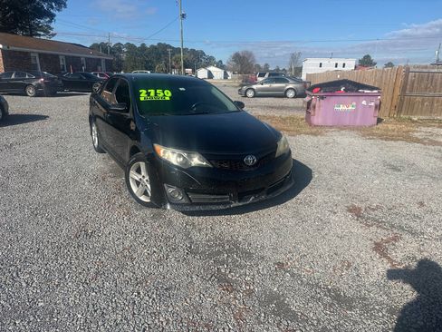 Used 2013 Toyota Camry SE image 1