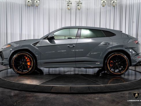 Used 2023 Lamborghini Urus S image 11