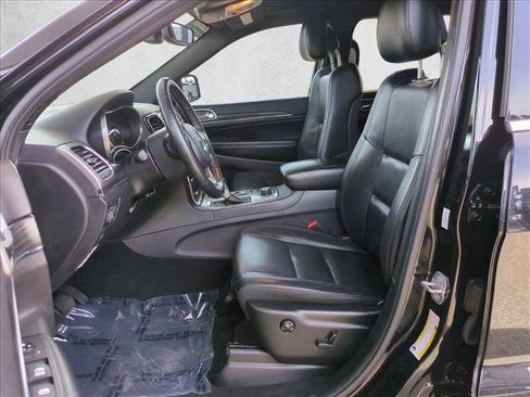 Used 2019 Jeep Grand Cherokee Limited image 16