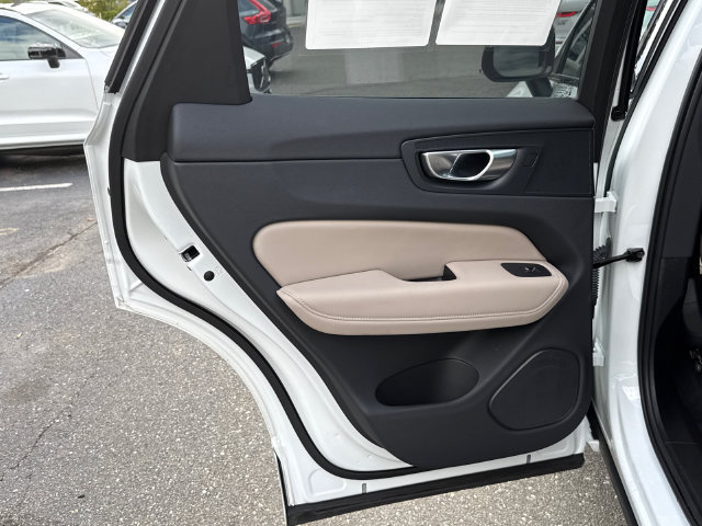 Certified 2026 Volvo XC60 B5 Plus AWD/4WD image 20