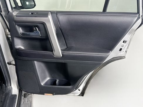 Used 2016 Toyota 4Runner SR5 RWD image 30