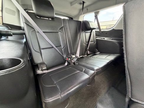 Used 2017 Chevrolet Suburban LT image 10