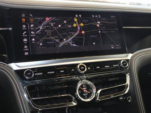 Used 2022 Bentley Flying Spur V8 image 28