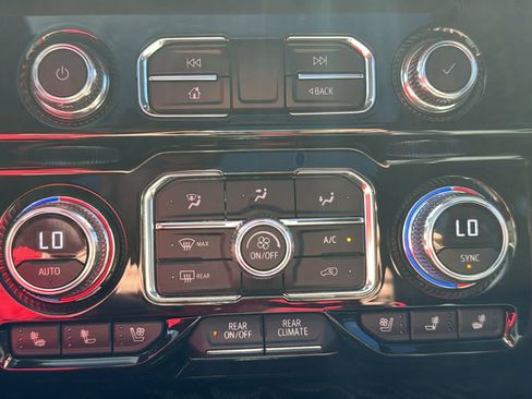 Certified 2023 GMC Yukon XL Denali AWD/4WD image 19