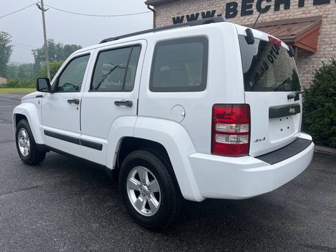 Used 2012 Jeep Liberty Sport AWD/4WD image 8