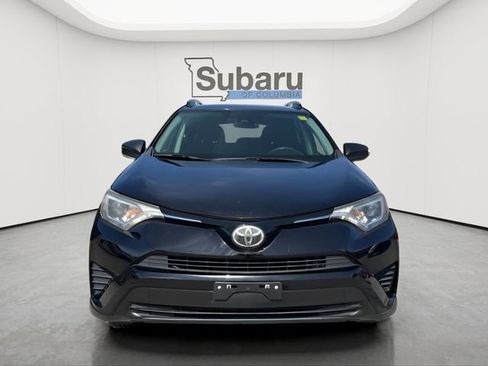 Used 2017 Toyota RAV4 LE FWD image 2