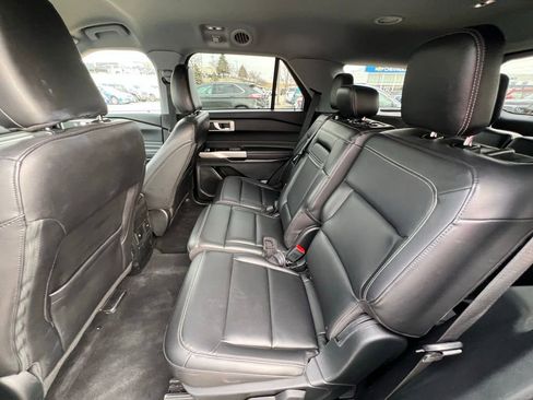 Used 2023 Ford Explorer XLT w/ Equipment Group 202A AWD/4WD image 20