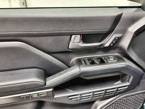 Certified 2025 Toyota 4Runner TRD Off-Road Premium image 15