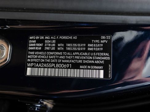 Used 2023 Porsche Macan AWD/4WD image 73